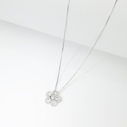 Kette mit Blume Weißgold mit Diamanten - Kollektion Floreal