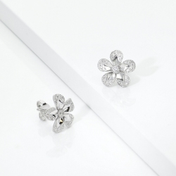Blumen Ohrstecker Weißgold mit Diamanten