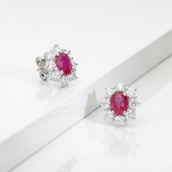 Halo earrings in 18k white gold with rubies and diamonds