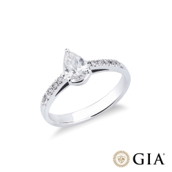 Bague avec diamant taille cœur 0,50 ct GIA en or blanc 18k