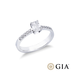 Bague avec diamant taille cœur 0,70 ct GIA en or blanc 18k