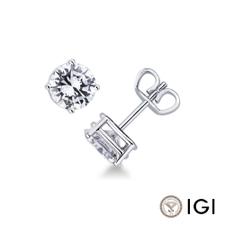 18kt white gold diamond stud earrings