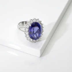 ANELLO CONTORNO CON 18BRILL E TANZANITE OVALE MM17X12