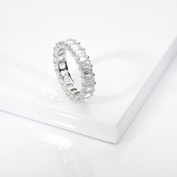 Anello eternity in oro bianco 750 con diamanti taglio smeraldo F VS