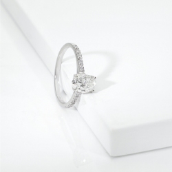 Anello con diamante taglio ovale 1.00ct GIA in oro bianco 18k