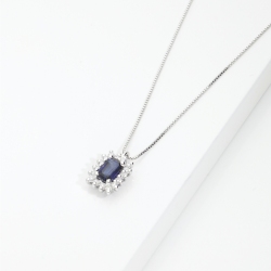Collier halo Or Blanc 18k saphir bleu rectangulaire et diamants