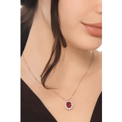 Collana in oro bianco 18k con rubino ovale e contorno in diamanti 2