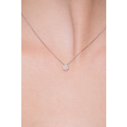 Diamond flower pendant in 18k white gold 2
