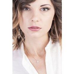 Collar en oro blanco 18k con flor en diamantes 2