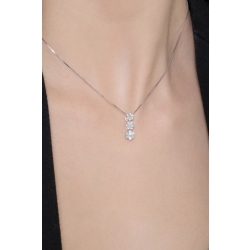 Necklace in 18k white gold with 3 flowers of diamonds illusion pendant 2