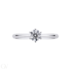 Solitaire setting engagement ring six prong