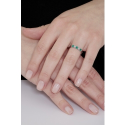 5 stones half eternity ring with diamonds and emeralds 2