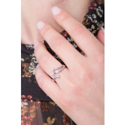 White gold 18k trilogy ring with 0,30 ct diamonds  2