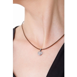 Diamond cut heart pendant in 18k white gold 2